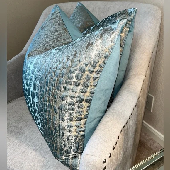1-NWT CALDEIRA DECORATIVE PILLOWS MADE IN UK (read description for details)